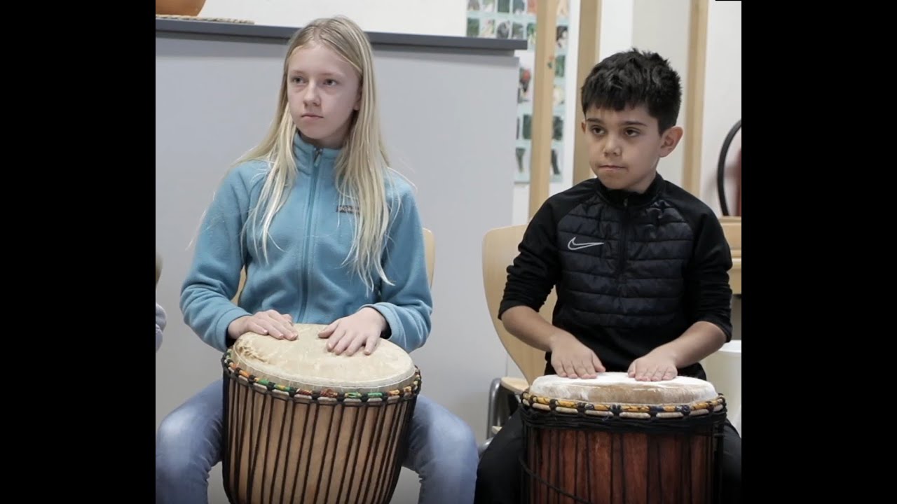 Musik ist Demokratie! Larsito an der Nelson-Mandela-Grundschule