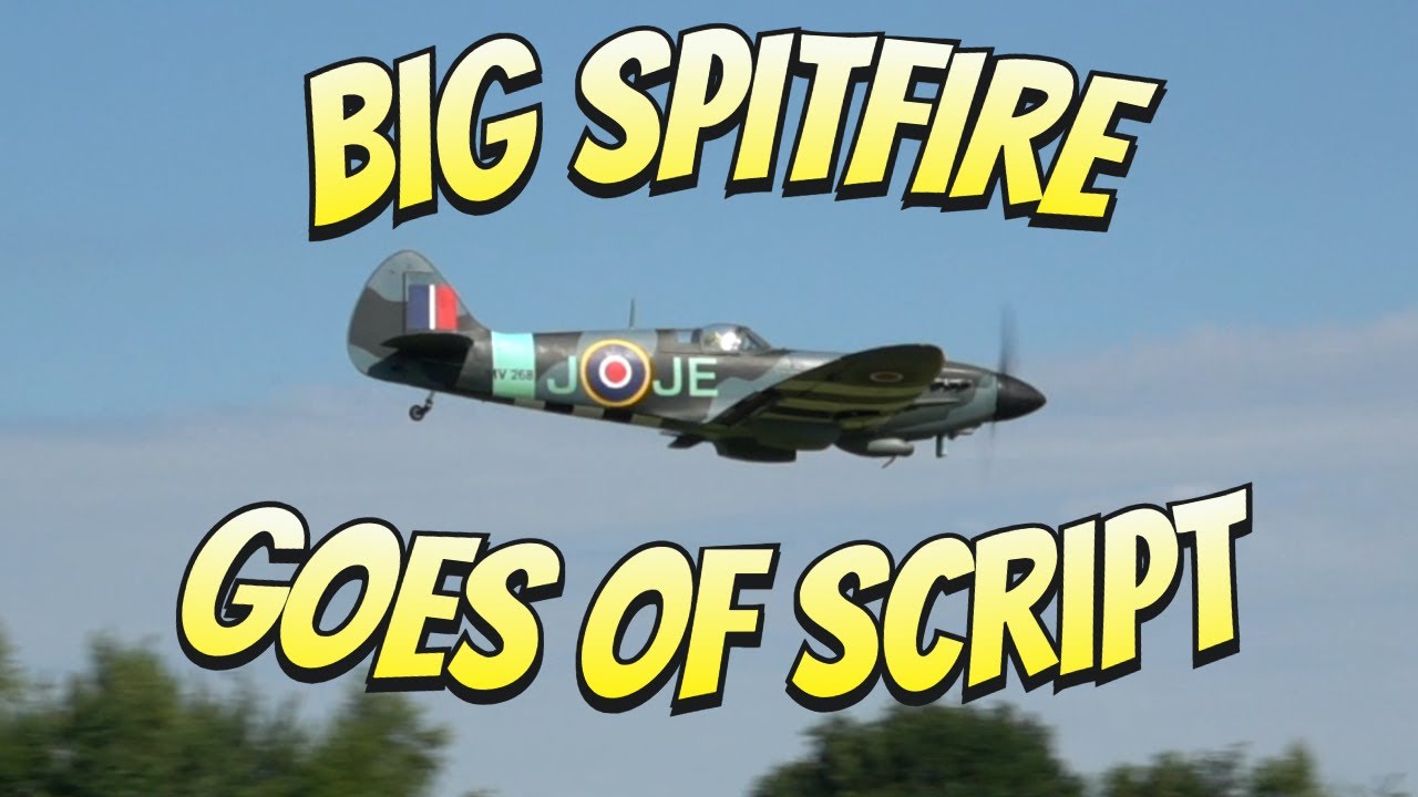Airshow Tintigny (BE) - Spitfire goes acrobatic (Olivier Lambinet)