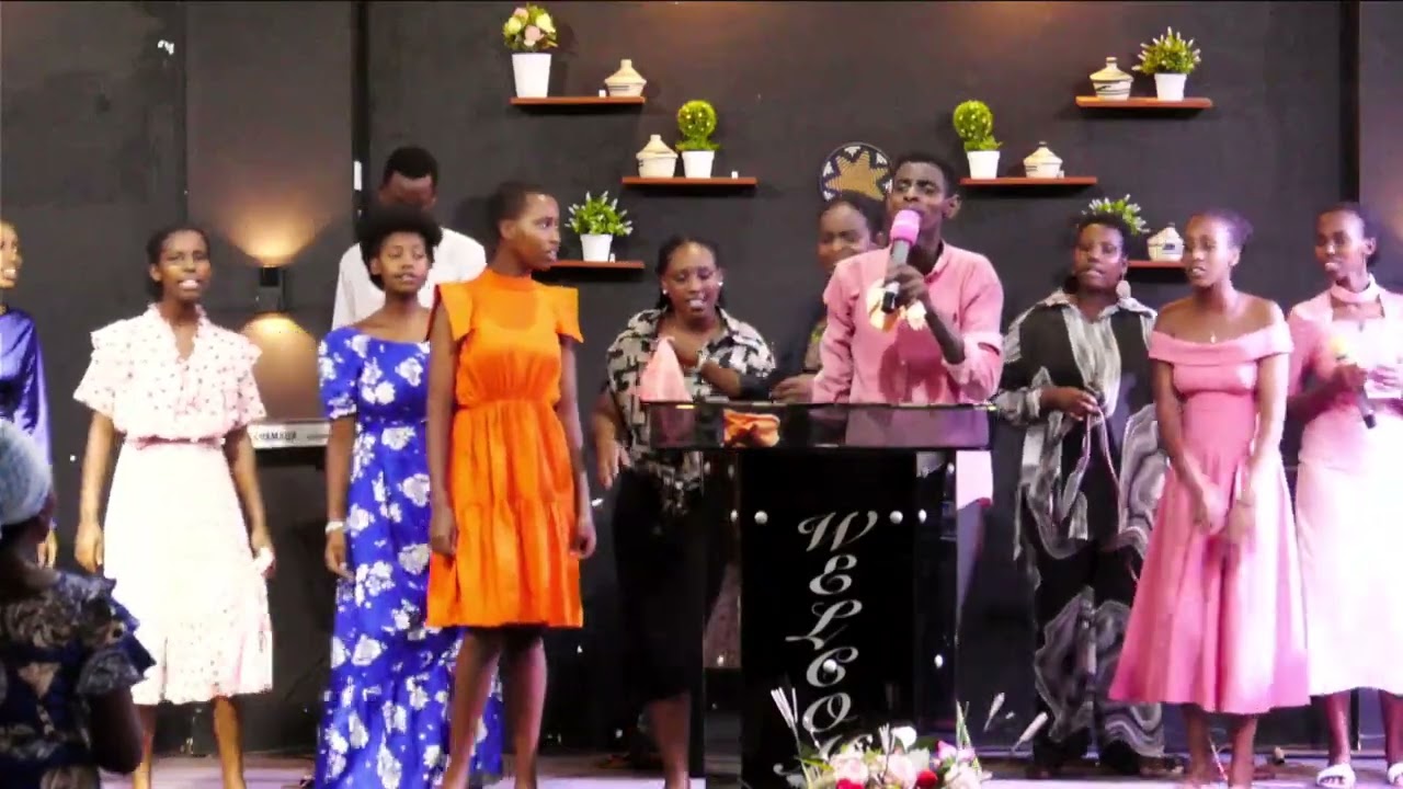 Umuririmbyi Prince anejeje imitima yabenshi mugitaramo muri New Goshen Church Gganda ⛪️