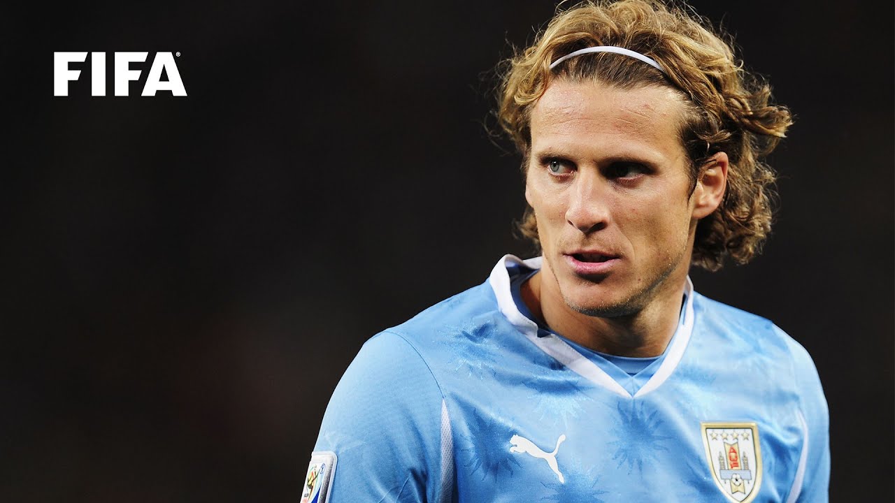 The legendary hairband of Diego Forlan