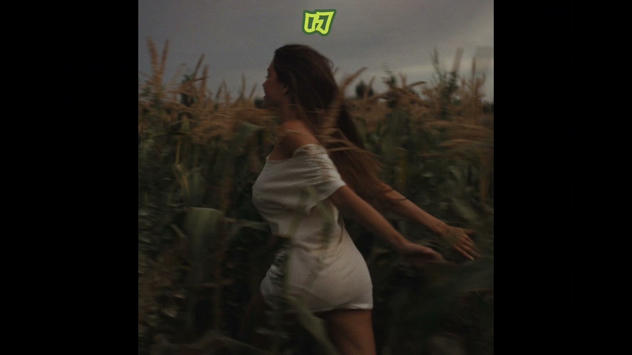 Madison Beer - 17 [Instrumental /w Backing Vocals]