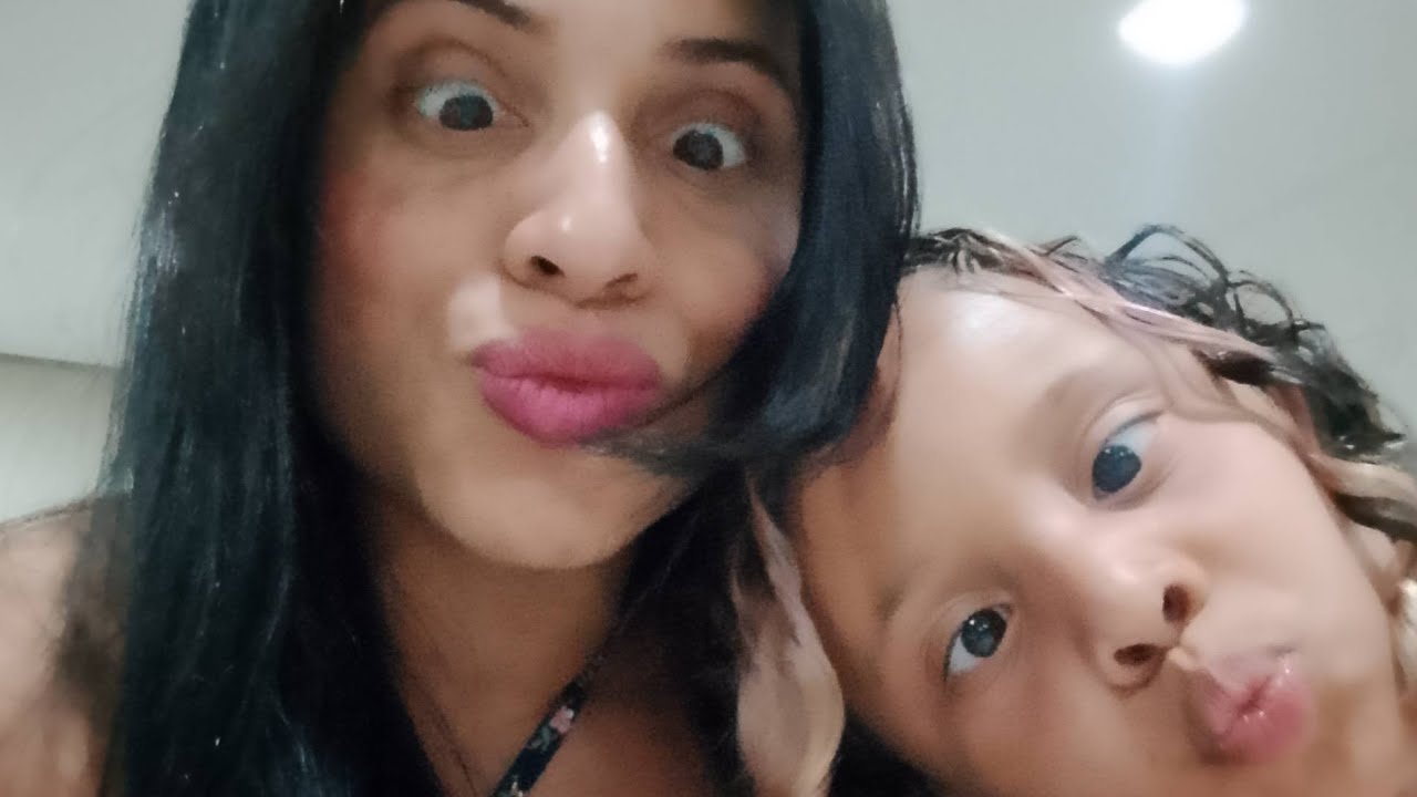 Aprendendo a fazer ovo com minha mãe 