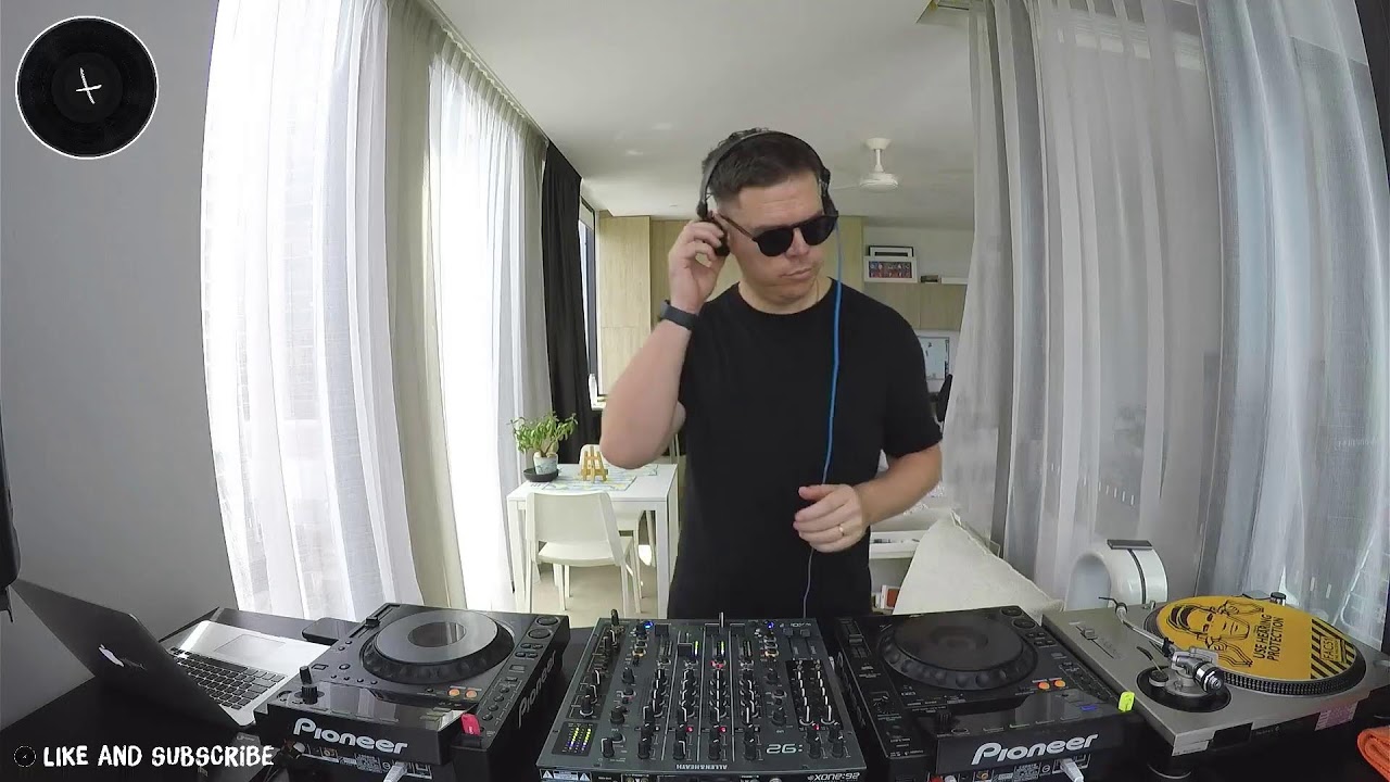 overxovermusic Live Stream