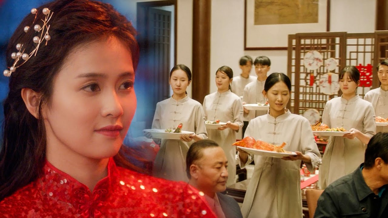 ทุกคนตกใจเมื่อเห็นบริกร 100 คนในวันแต่งงานของซินเดอเรลล่า!