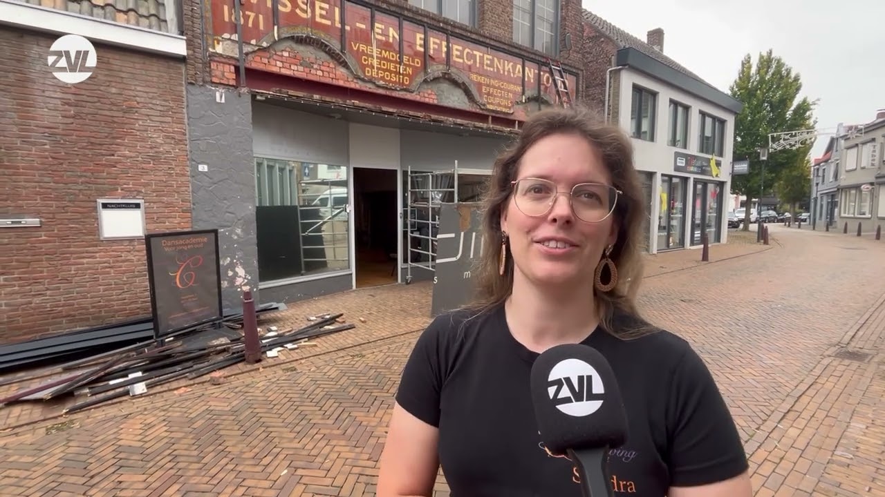 Oude gevel van bank gevonden in Axel - Nieuws | Omroep ZVL