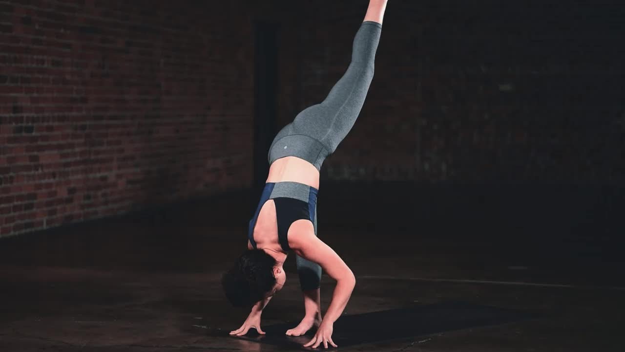 Quick Flow - Intermediate 2 - 15 Minutes