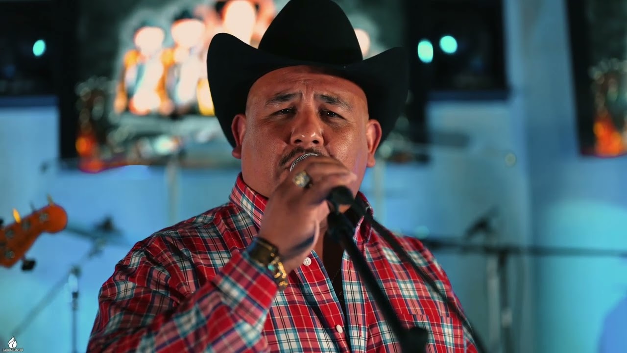 Cruzando el puente - La Mentira Norteña en vivo