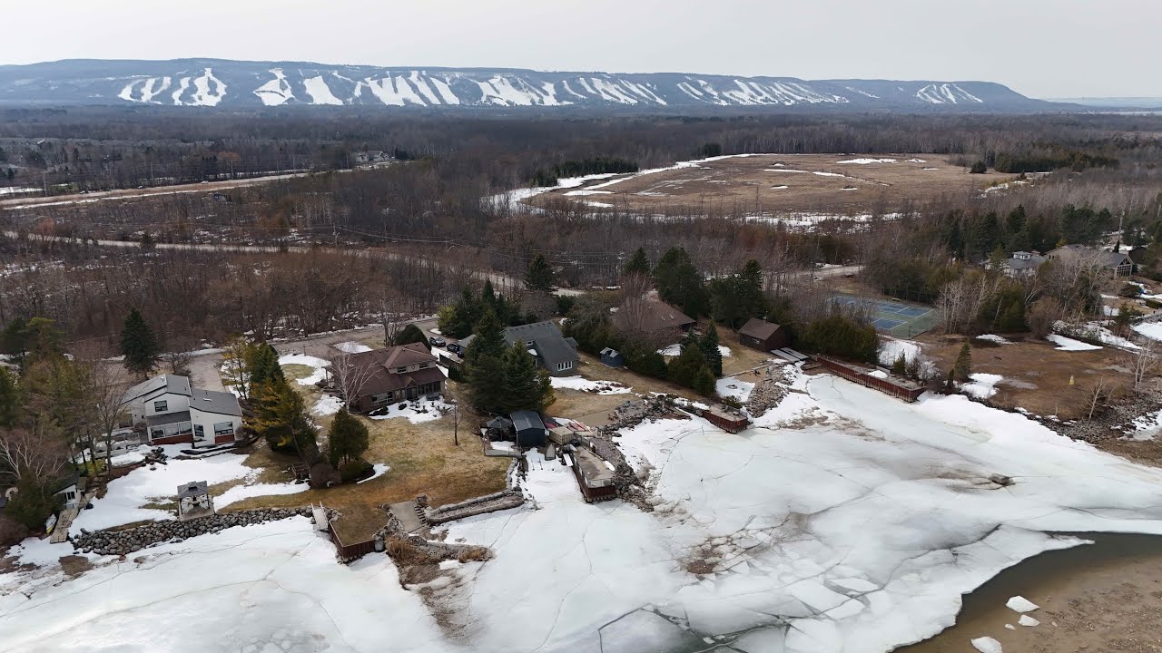 Canada Travel 4K Aerial Tour -  Blue Mountain / Collingwood - Ontario