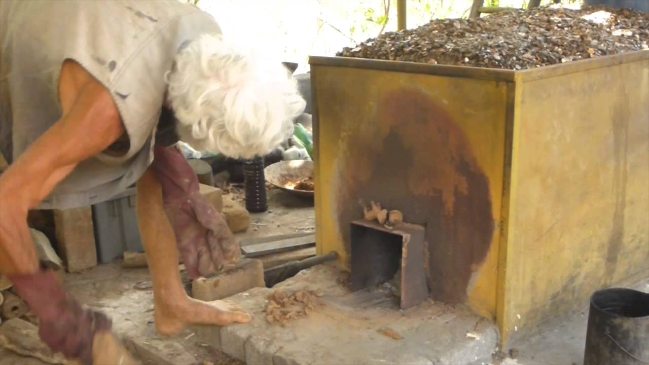 Making charcoal & wood vinegar with iwasaki kiln2