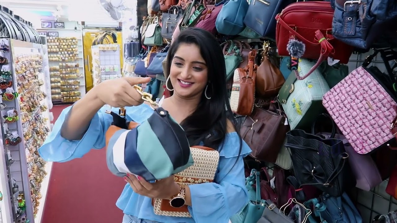 #suntv #thirumagal  Serial Anjali Actress Harika. Shopping #difa at Newly Renovated Handbag Section