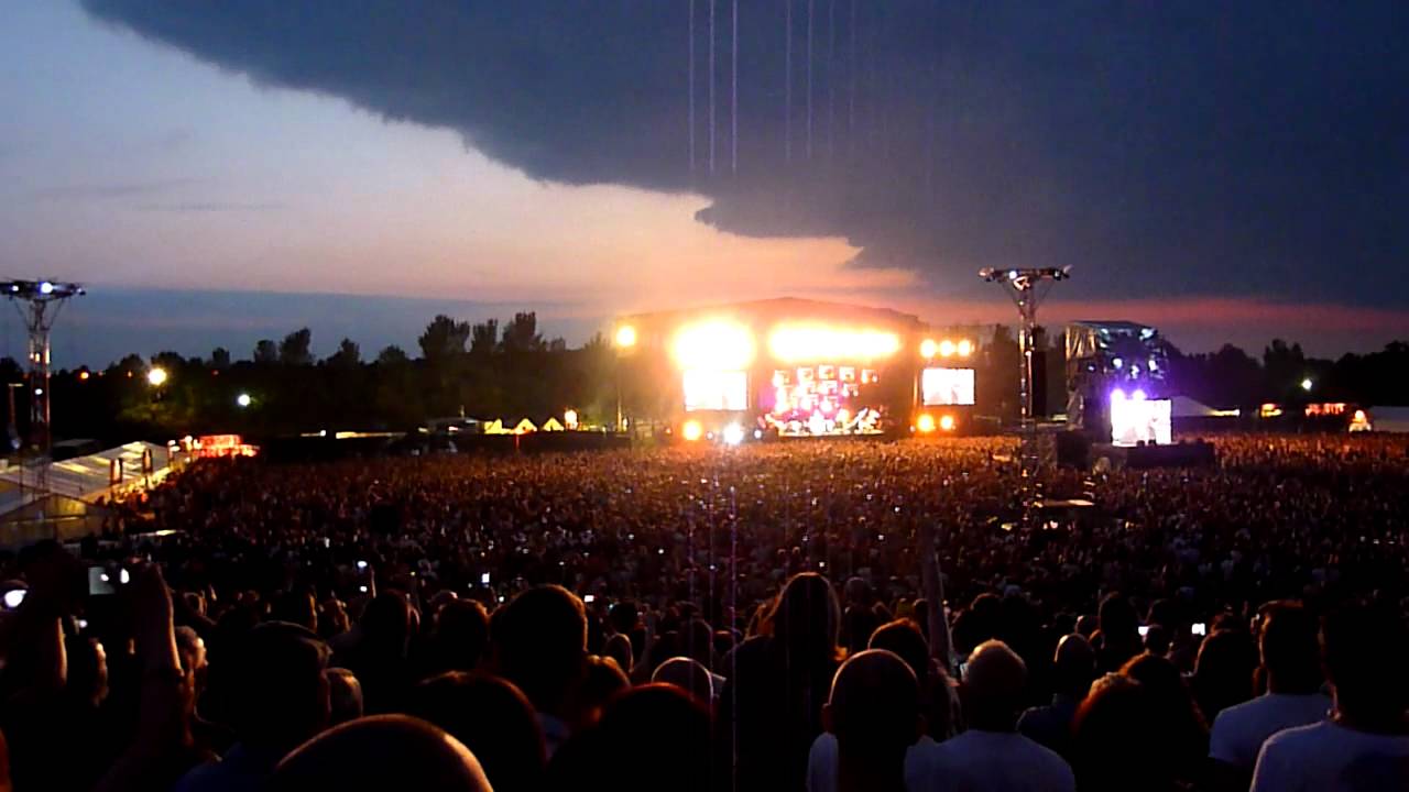 Foo Fighters - Best of You, Milton Keynes Bowl, July 3rd 2011