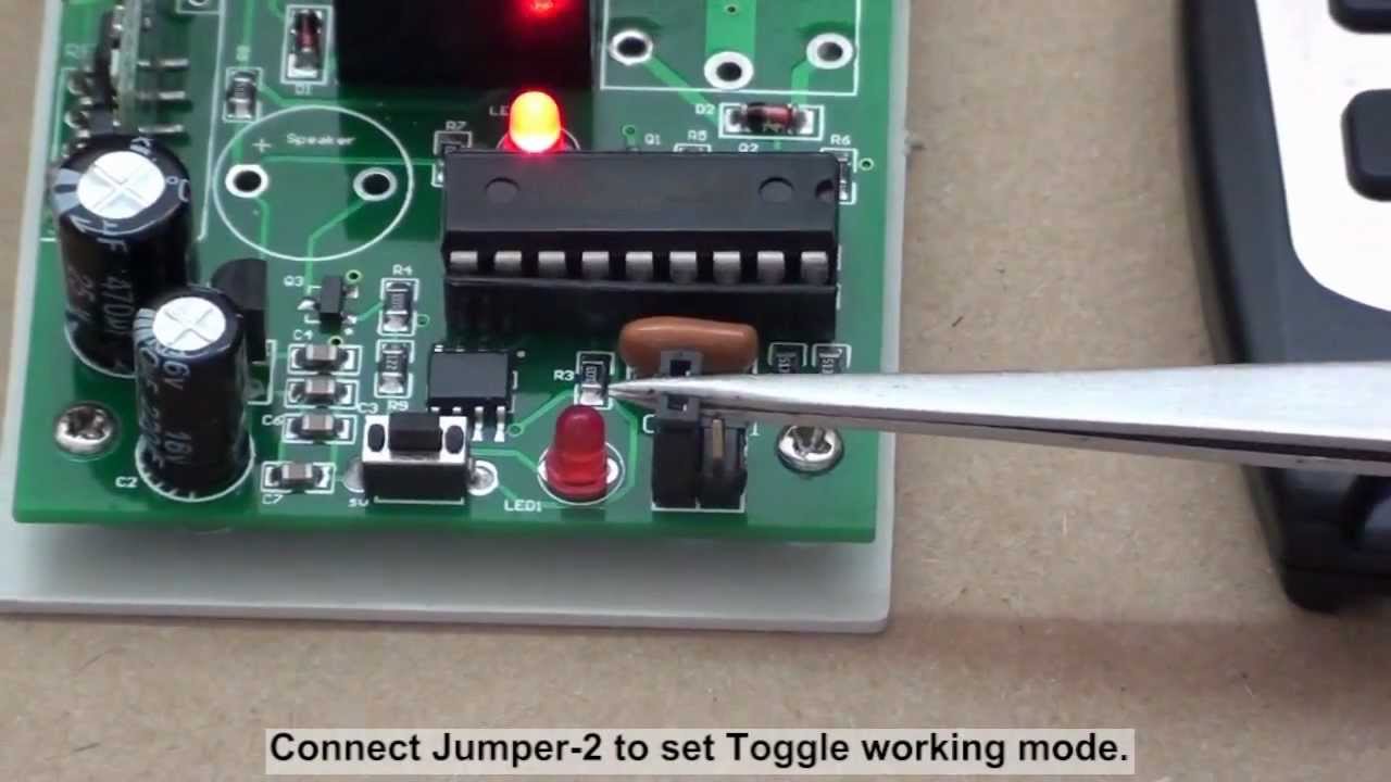 How to wire rf remote transmitter receiver to the 12v light?
