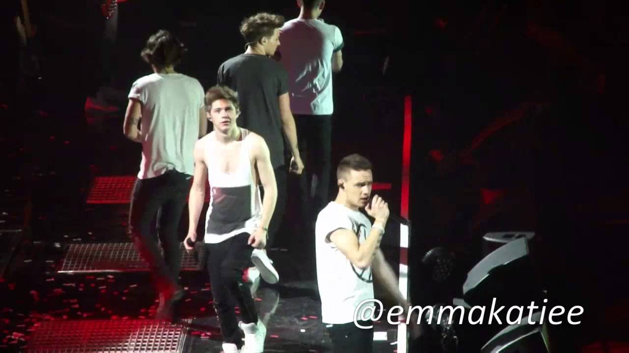 One Direction - What Makes You Beautiful - Manchester Matinee
