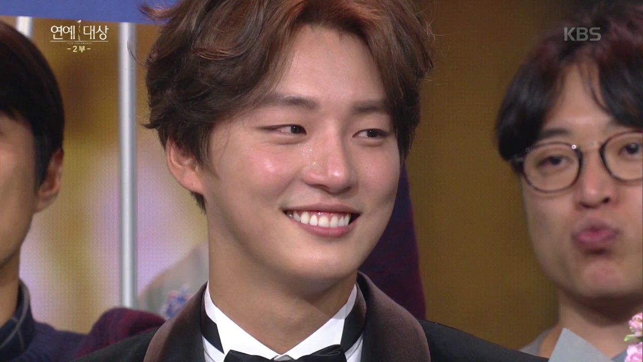 2016 KBS 연예대상 2부 - 2016 KBS 연예대상 - ‘신바’ 김종민! 축하하쟈나♥. 20161224