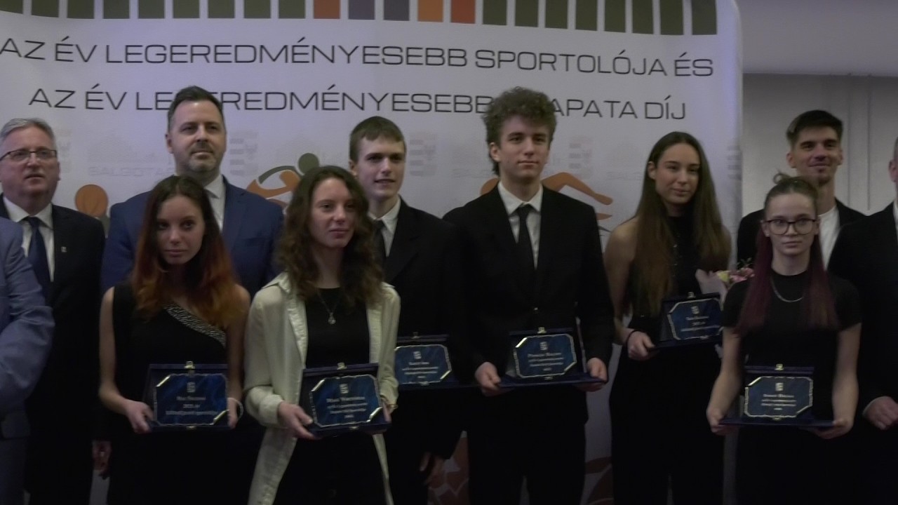 Háttér - Sportünnep Salgótarján szívében: Átadták az év legeredményesebbjeinek járó elismeréseket