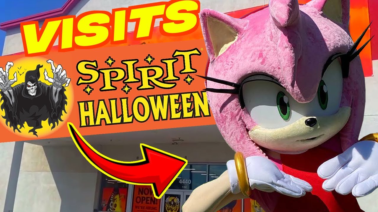Эми посещает Spirit Halloween