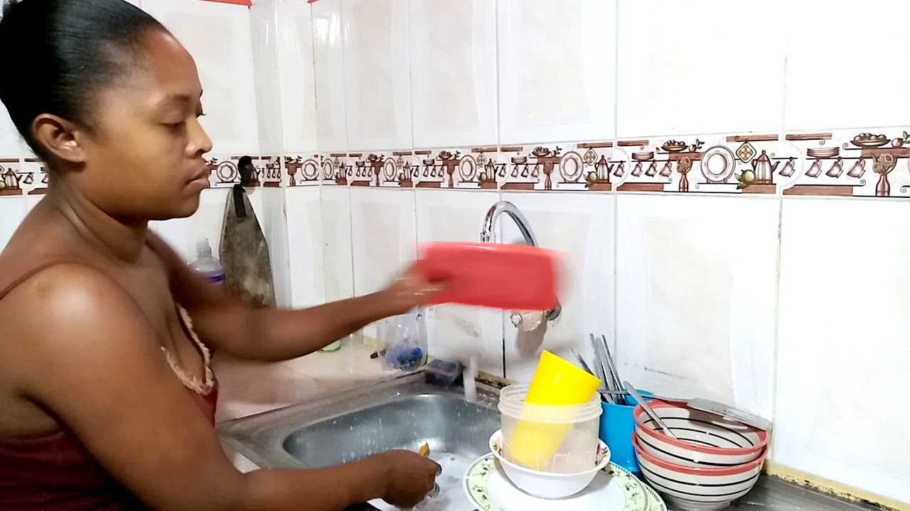 Cómo lavar los platos ahorrando el agua