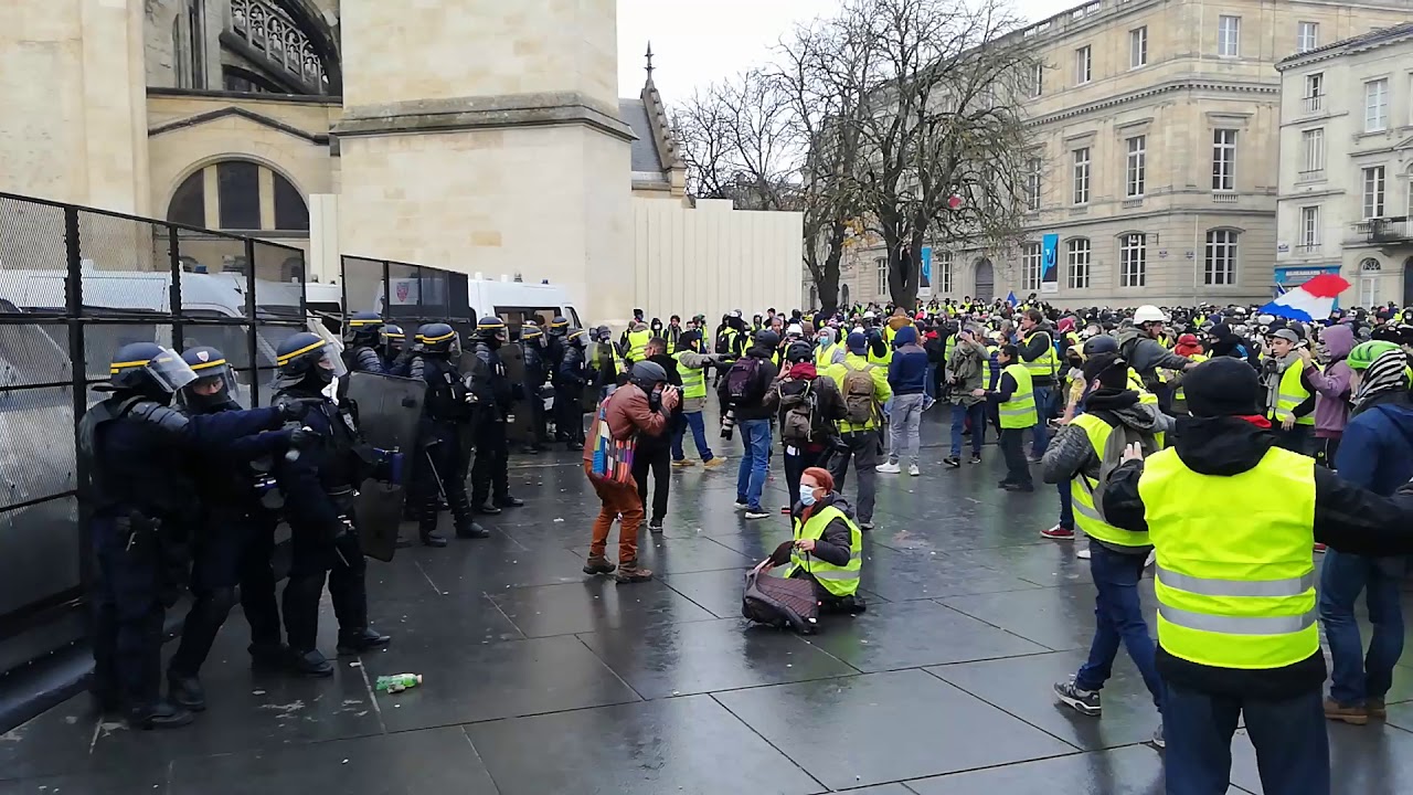 Manifestation des gilets jaunes à Bordeaux