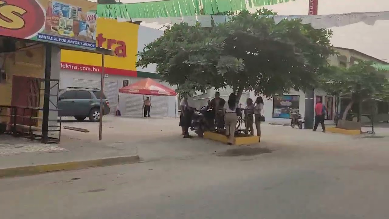 Tocoa Colon Honduras por la calle del comercio una ma&ntilde;ana