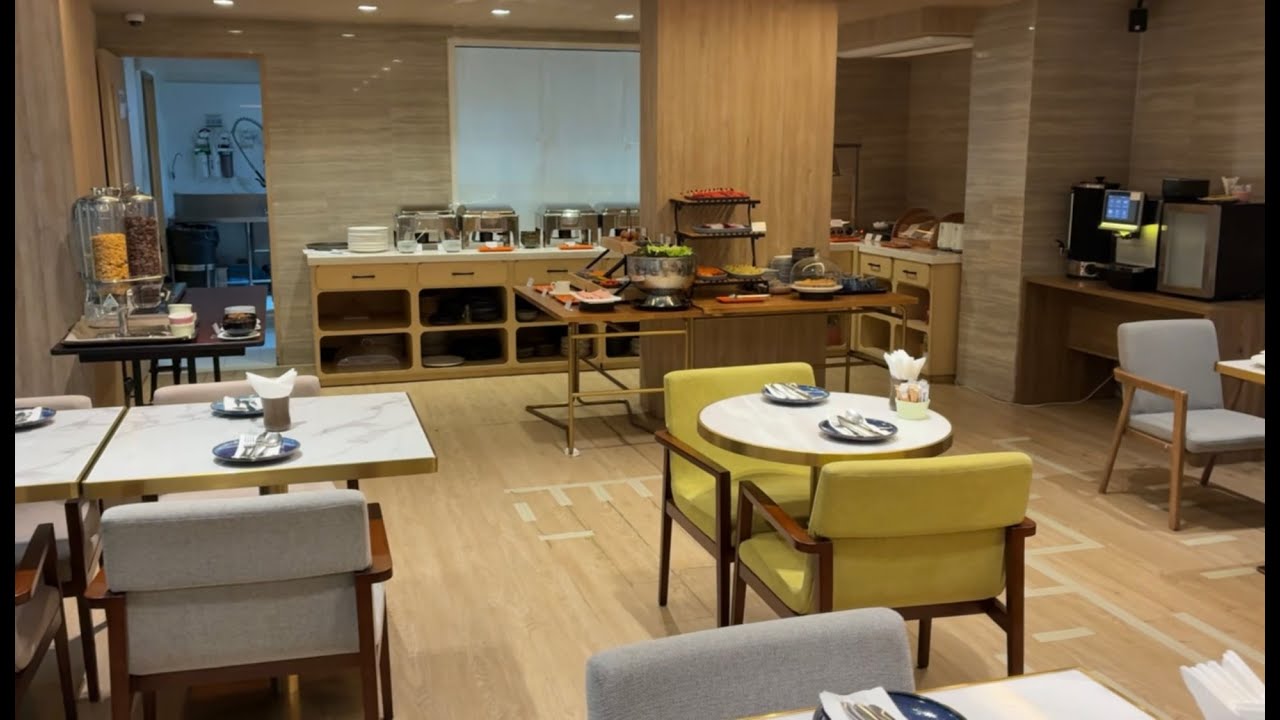 Ramada By Wyndham Ten Ekamai Residences / Grand Premier 2-Bedroom 2 King Beds / Breakfast / Thailand