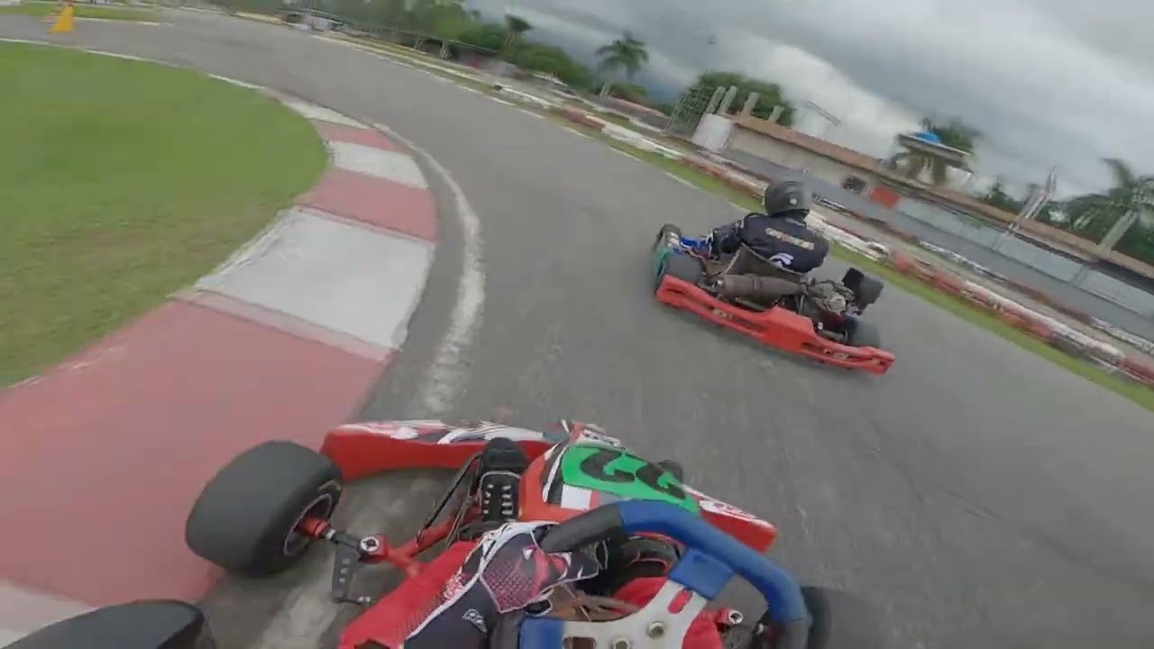 Corrida com Kart de Competição no Kartódromo de Guapimirim - Primeira corrida da FKR PRO de 2022