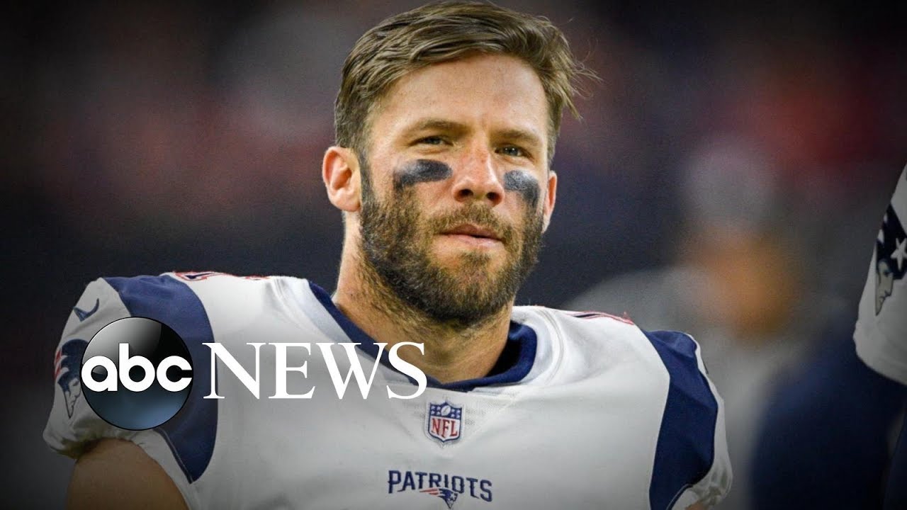 NFL star hailed as &lsquo;hero&rsquo; for flagging school-shooting threat