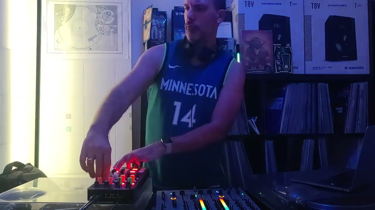 Zima Blue - Little Robot Dance 059 - DeepHouseMix - 09-2024