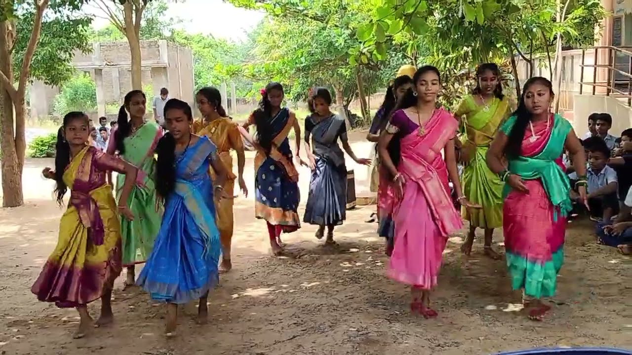 GHALLU GHALLU FOLK SONG||DANCE in (GHS) school seethampeta