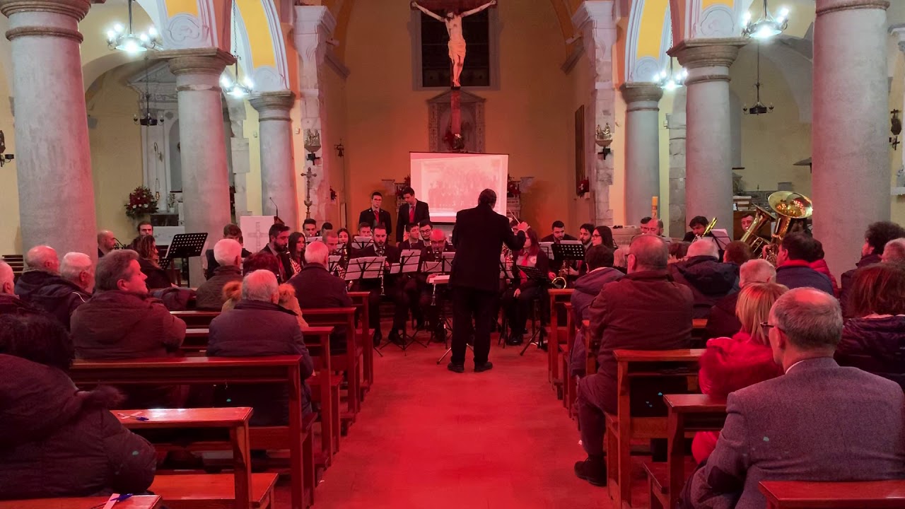 PENSANDO AL RITORNO, marcia sinf. del M° A. Varanese (trascr. E. De Marco) - Banda di Campolieto