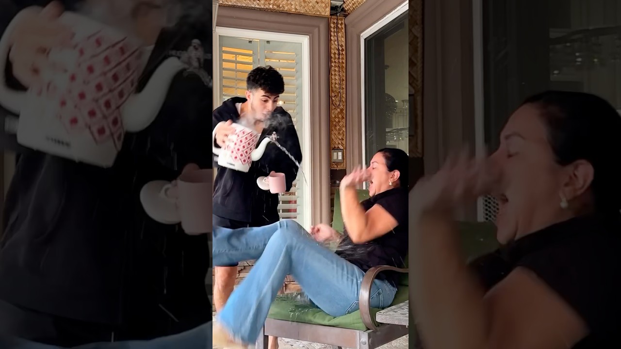 Fake hot teapot prank 😂