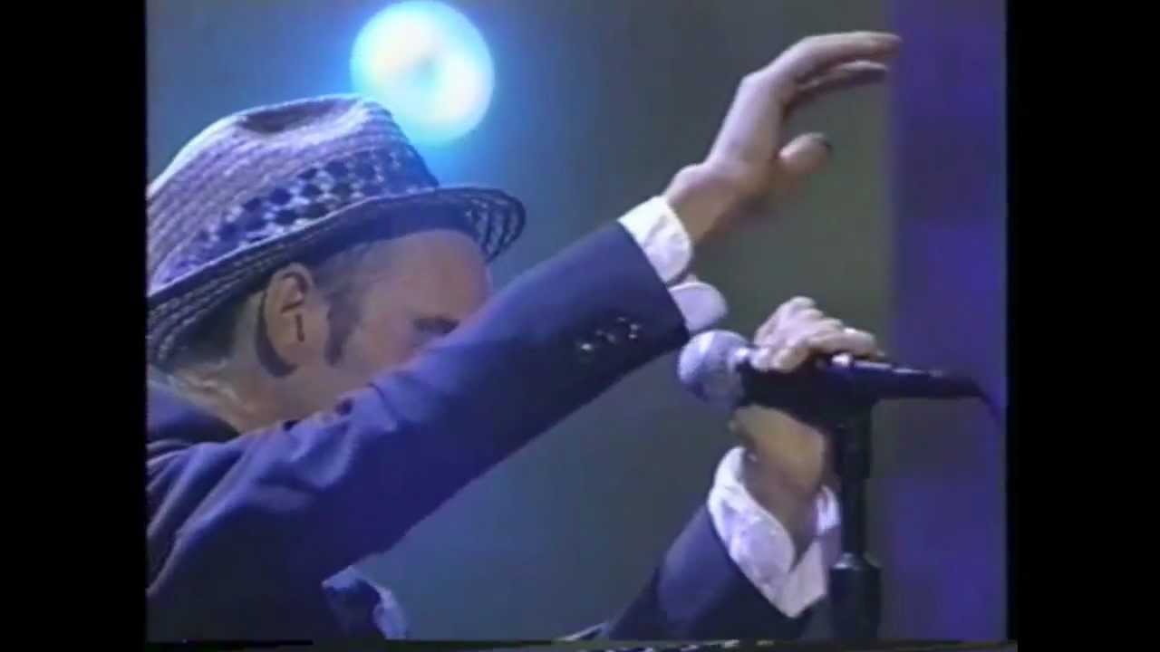 R.E.M. - Everybody Hurts (Live 1993)