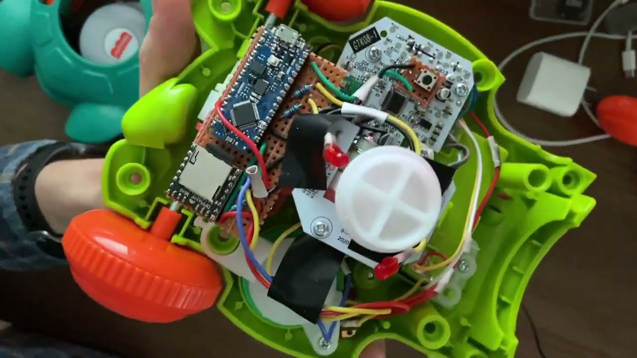 Использую Arduino, чтобы заставить игрушку моей дочери воспроизводить собственный звук