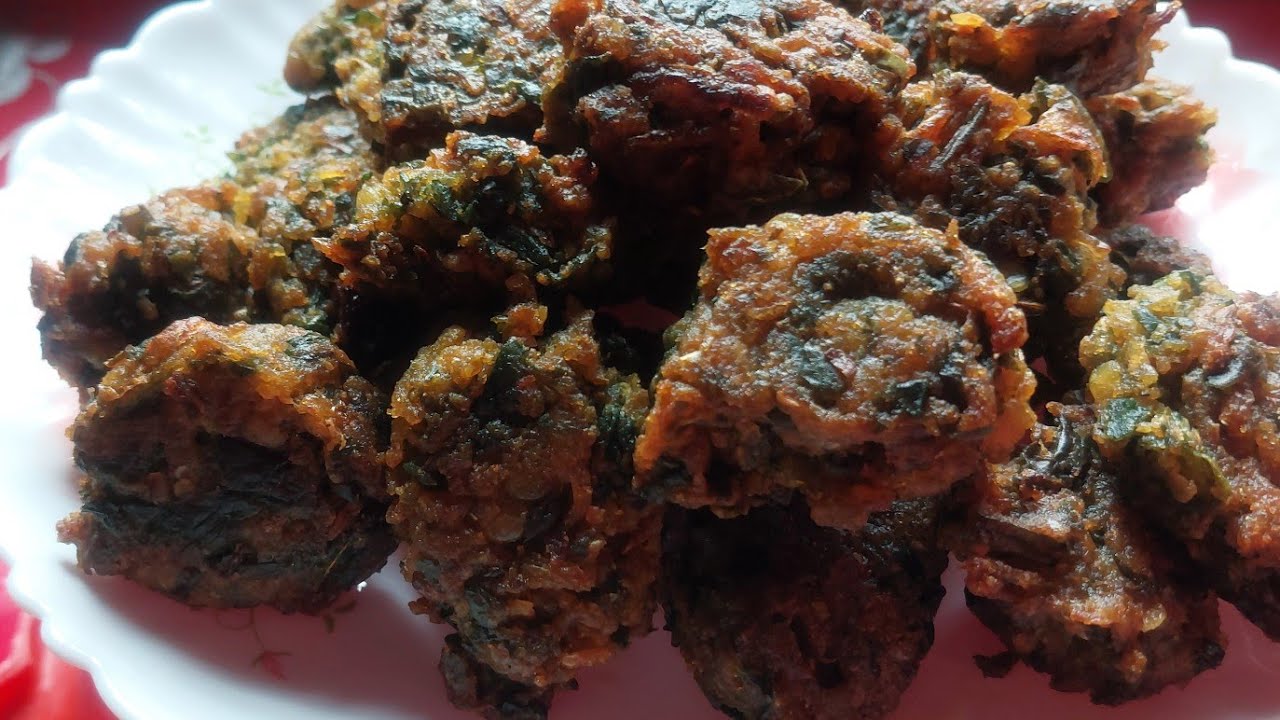ইফতারিতে মুচমুচে পকোড়া রেসিপি।  পালং শাকের পকোড়া রেসিপি। 