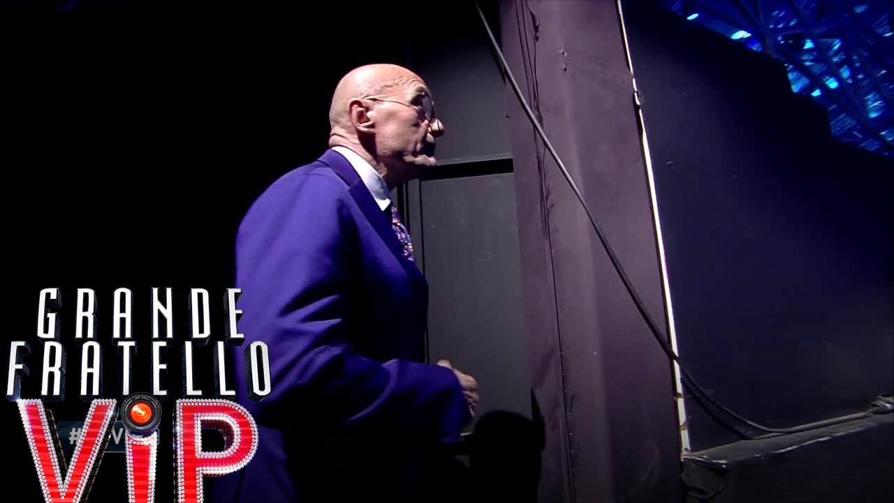 Grande Fratello Vip - Lo scherzo di Cristiano Malgioglio ad Alfonso Signorini