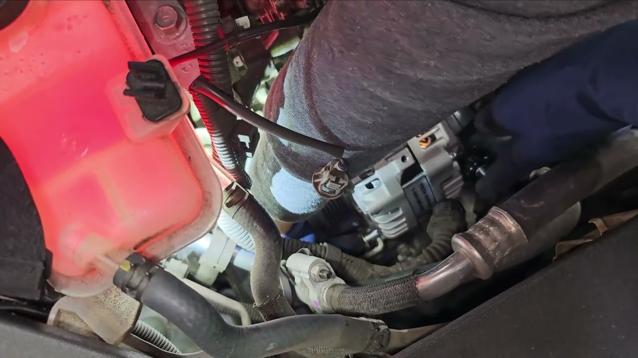 2011 Toyota Rav4 2.4L alternator Replacement 4 cylinder