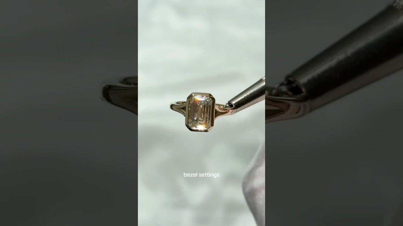 BEZEL set emerald cut engagement rings are SO CHIC🗣️ #engagementring