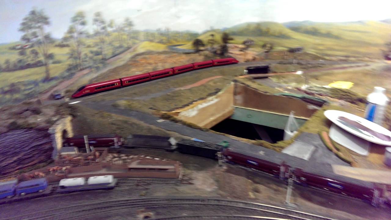 ITALO NTV by LIMA - 6 Cars - Italian speed train on a HO LAYOUT