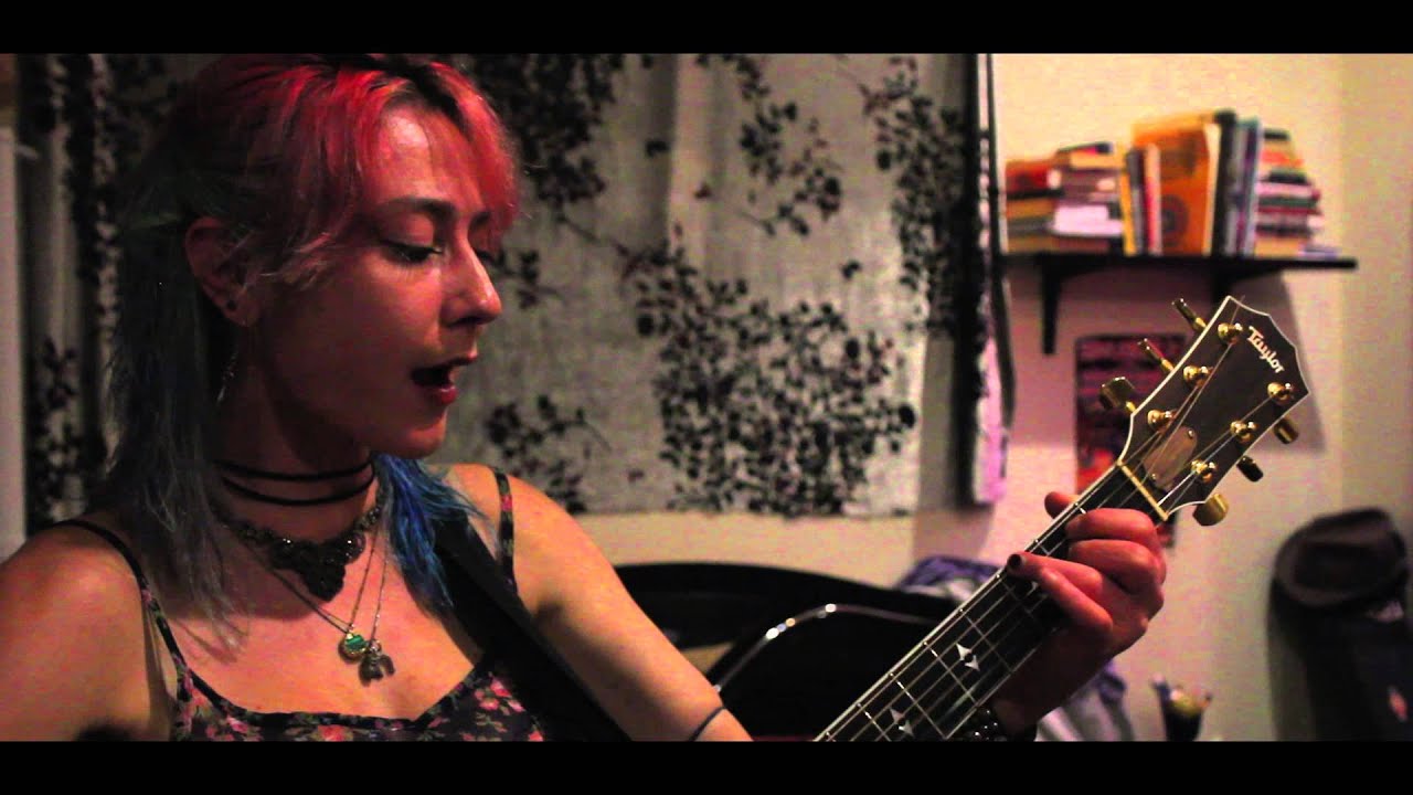 SideWalk Sessions: Phoebe Novak- 