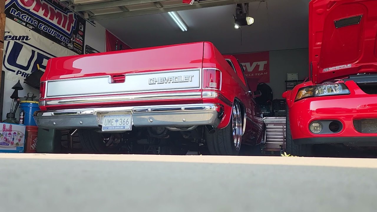 squarebody with venom 250 mufflers and mutha thumpr cam