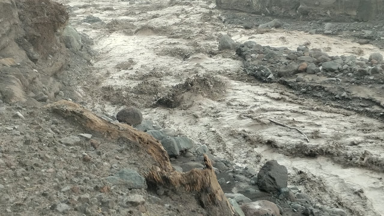 LIVE !!! LAHAR SEMERU DATANG LAGI GETARAN 5 MM WASPADA ERUPSI SEMERU