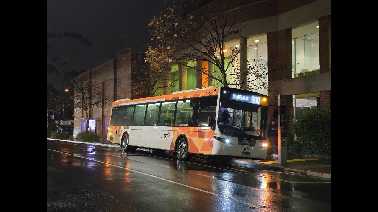 Ventura Dandenong 1688 on Route 900 