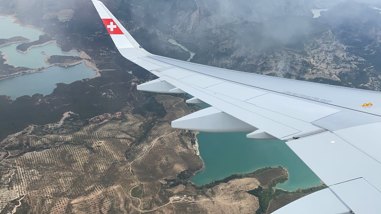 SWISS A321neo Cloudy landing in Malaga Airport (AGP)