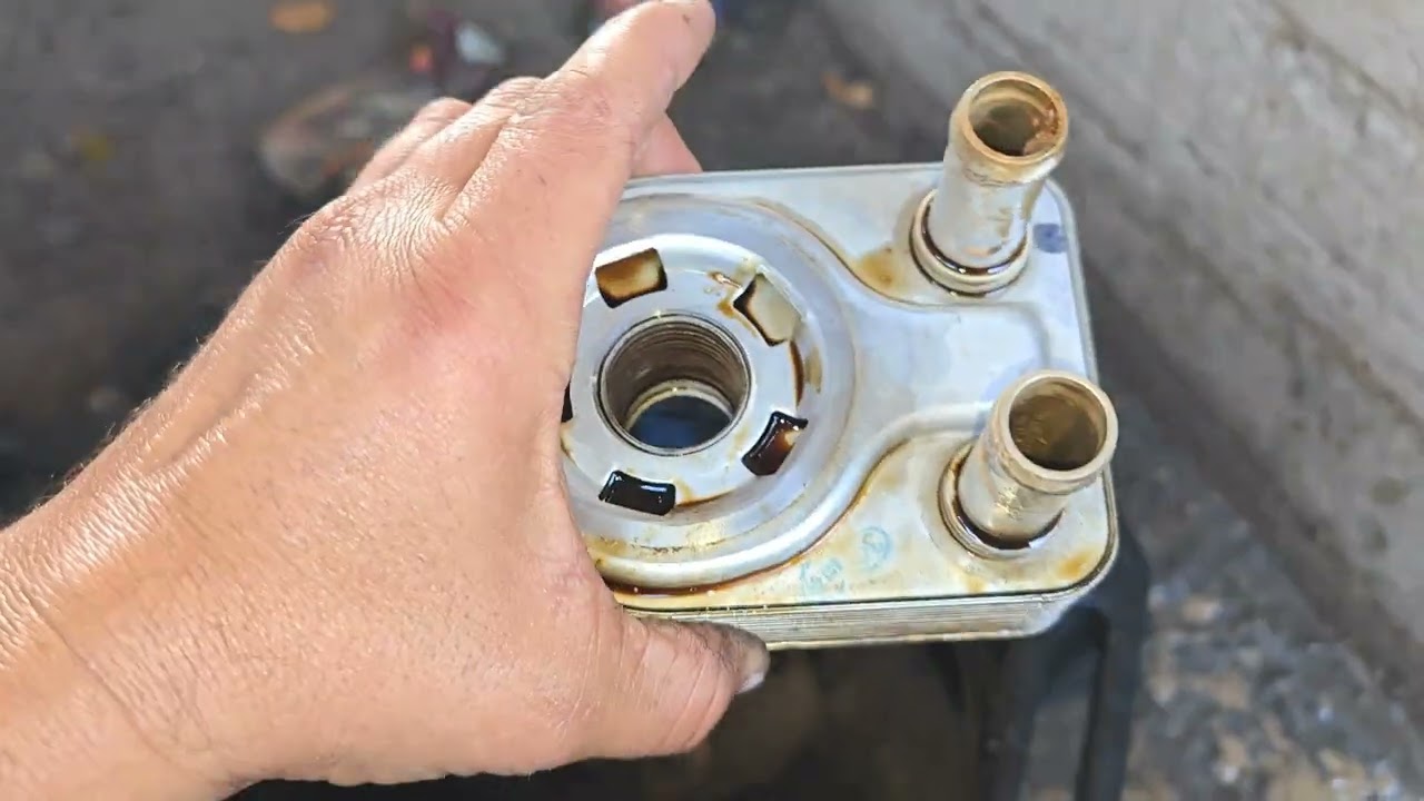 Broken oil cooler, Ford ecosport 1.0 ecoboost, oil and water mixture in the expansion tank