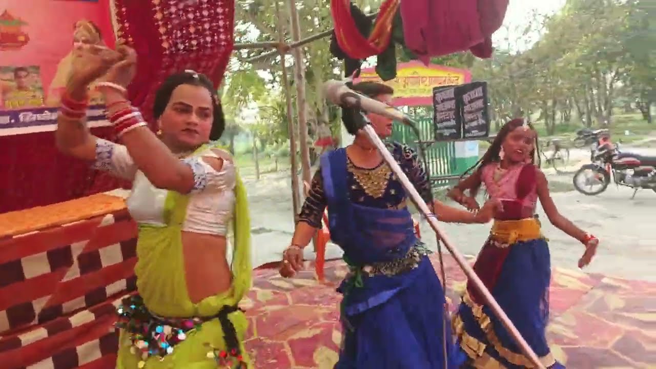 🥀मुस्कान डांसर 🥀और 🌹सुधीर डांसर का जबरदस्त।  मुकाबला सभापुर रामलीला=9935051747 मैनेजर राहुल नारद 