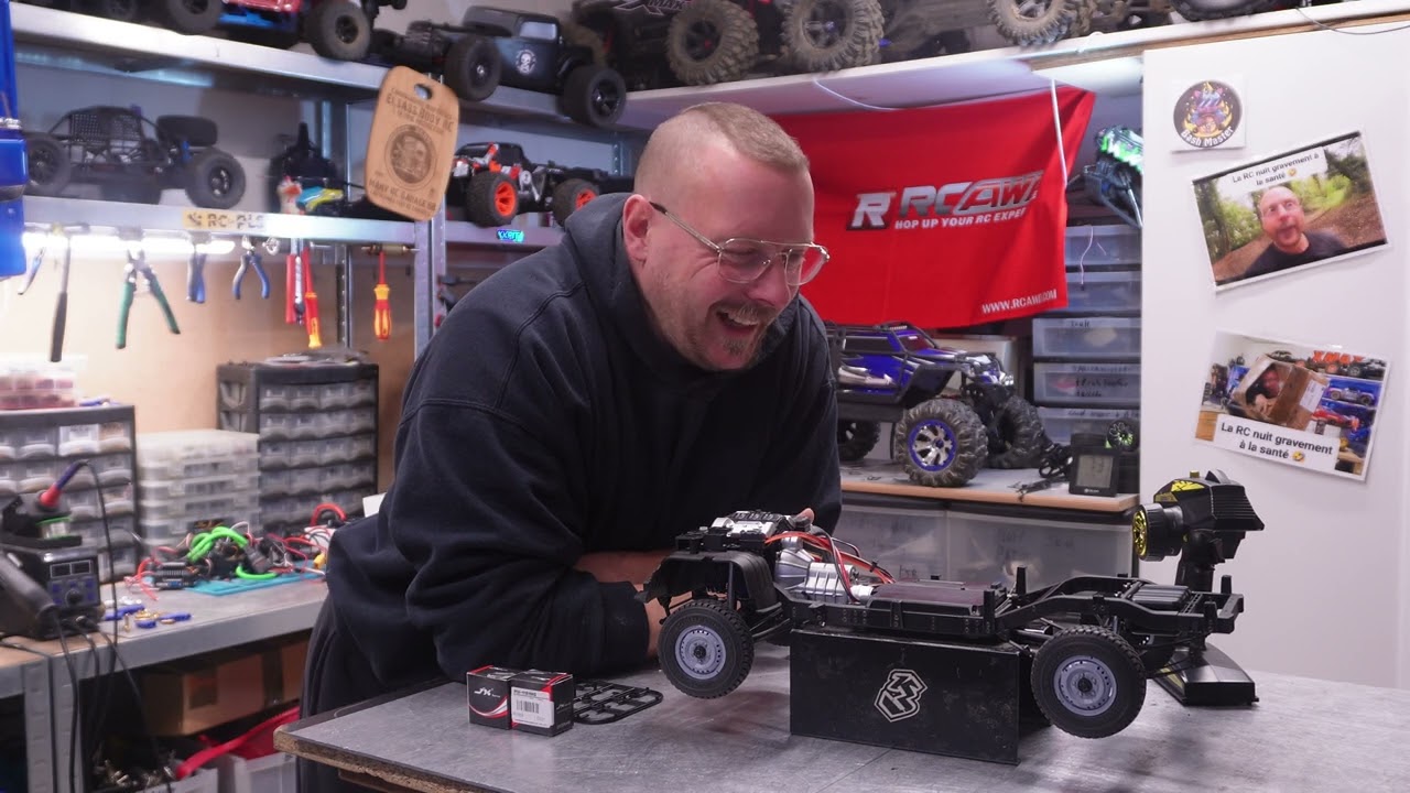 ATTENTION MICRO SERVO POUR LE CHASSIS KILLERBODY MERCURY  ET LES SOUDURES POUR PARRAIN KOUBIAC