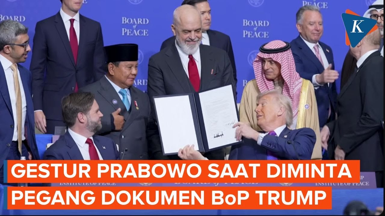 Momen Prabowo Diminta Pegang Dokumen Board of Peace oleh Trump