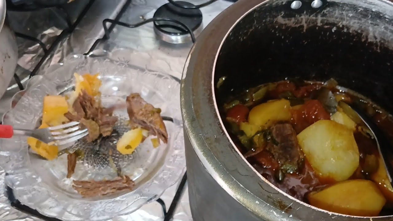 Carne cozida com batata 🥔