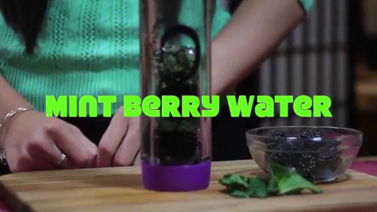 How to Make High Antioxidant Mint Berry Infused Water