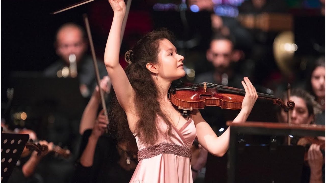 Shostakovich: Violin Concerto No. 1 in A minor | Anna Savkina (violin)