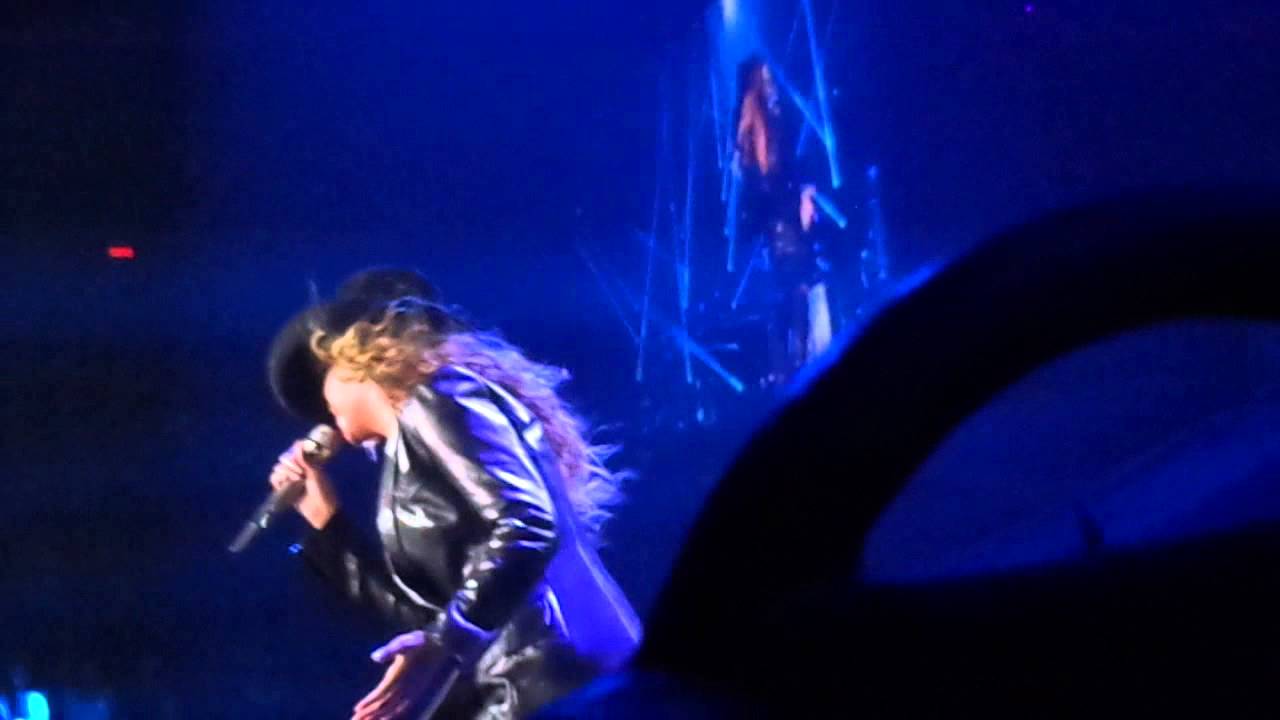 I Care - Beyoncé LIVE MRS CARTER SHOW AMSTERDAM